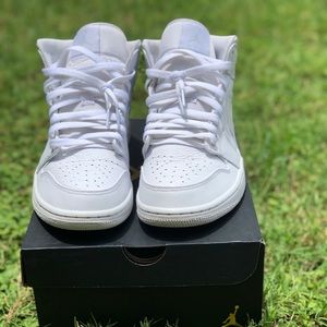 Air Jordan’s 1 mid